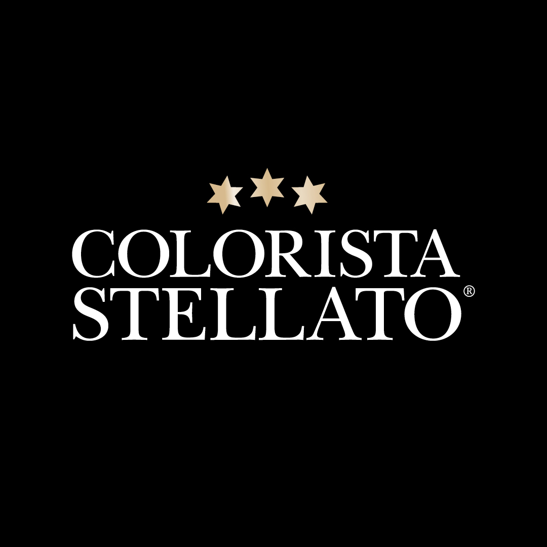 immagine sfondo nero con il logo Colorista Stellato in bianco e tre stelle oro